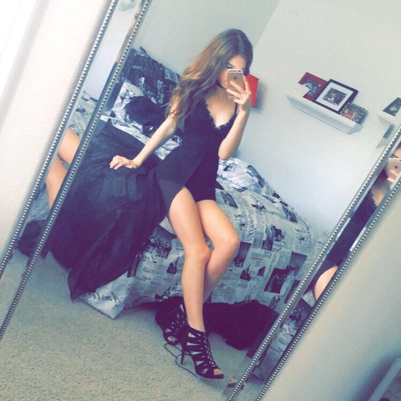 Black mini romper with Flow back - Picture 2 of 2